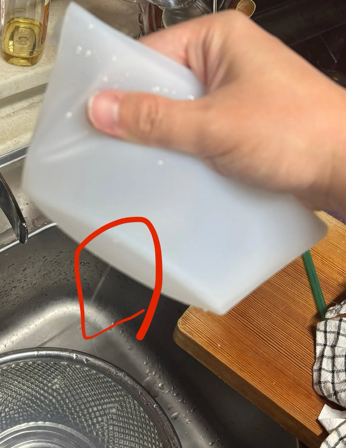 Reusable Silicone Food Storage Bags – Airtight Leak-Proof Se - View 4